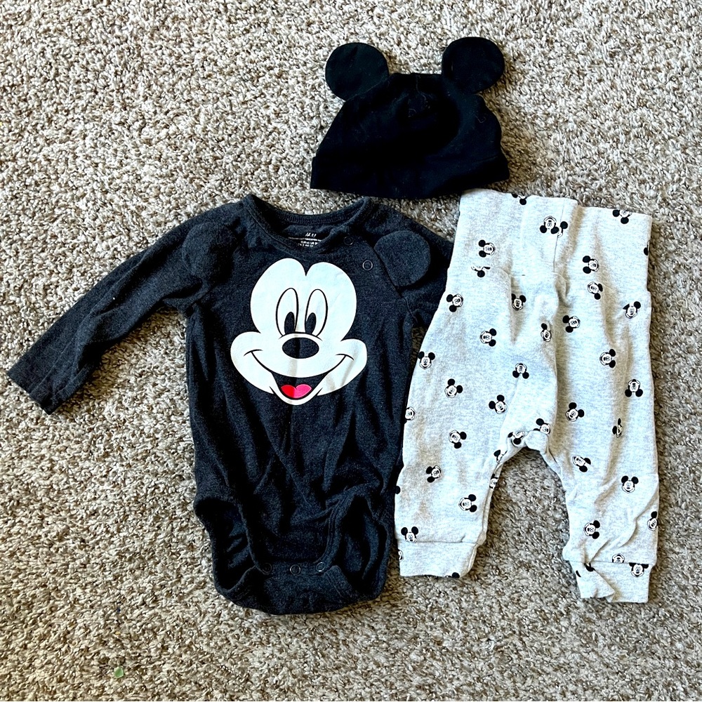 H&M Disney mickey mouse for baby size 3Months